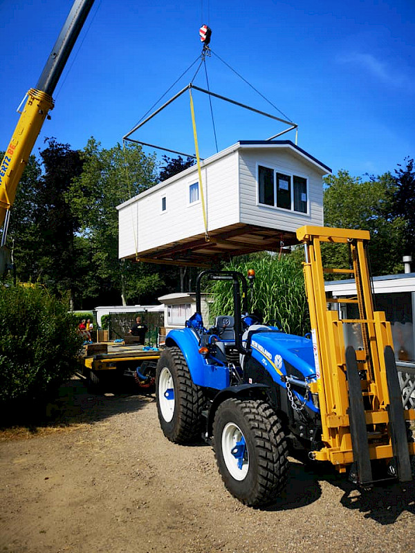 De Bergjes Chalets & Caravans: Transport Mobilheim-1